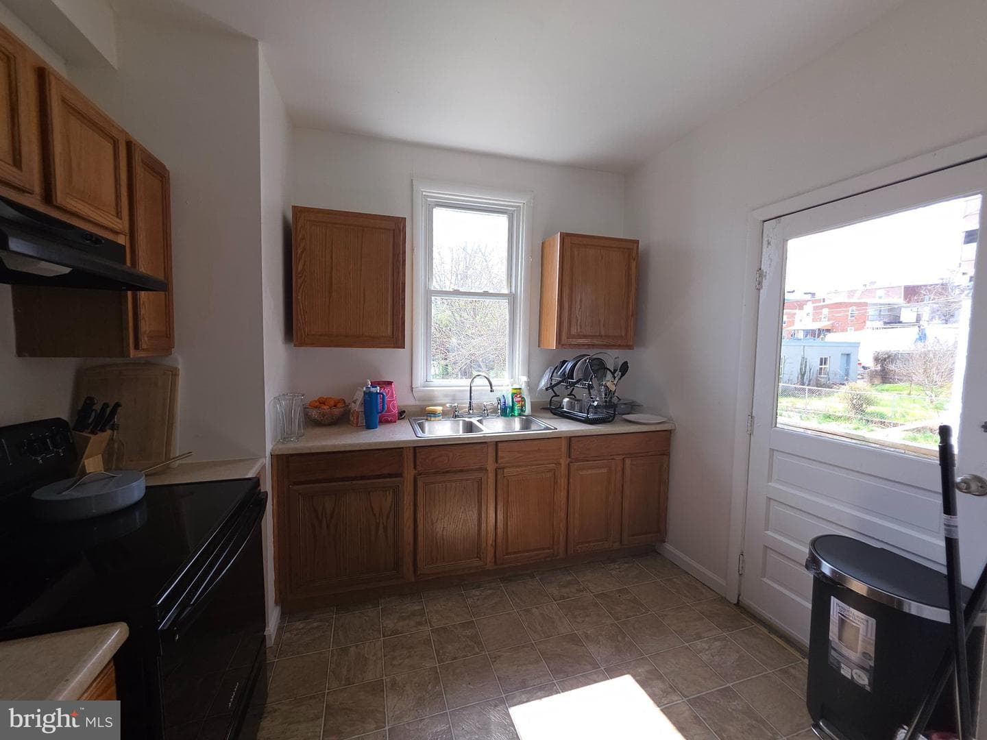 127 E Lee Street photo 11