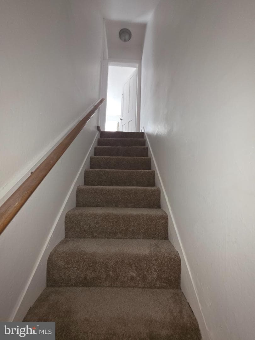 127 E Lee Street photo 12