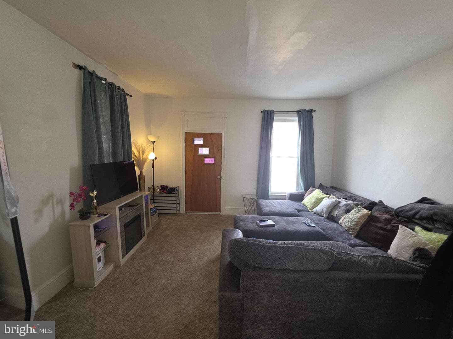 127 E Lee Street photo 2