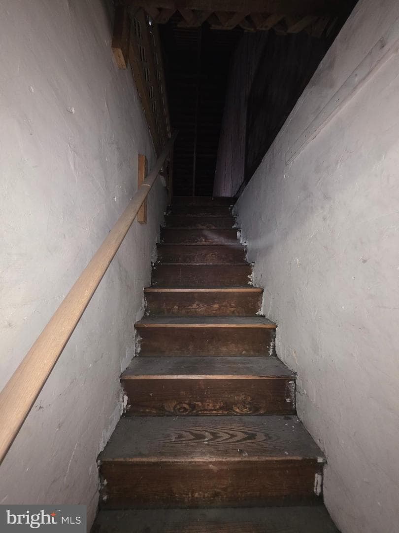 127 E Lee Street photo 27