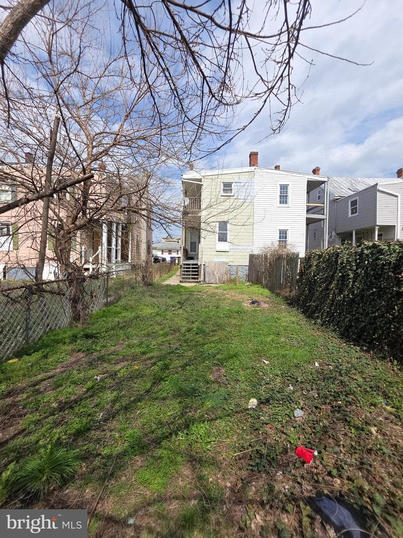 127 E Lee Street photo 36