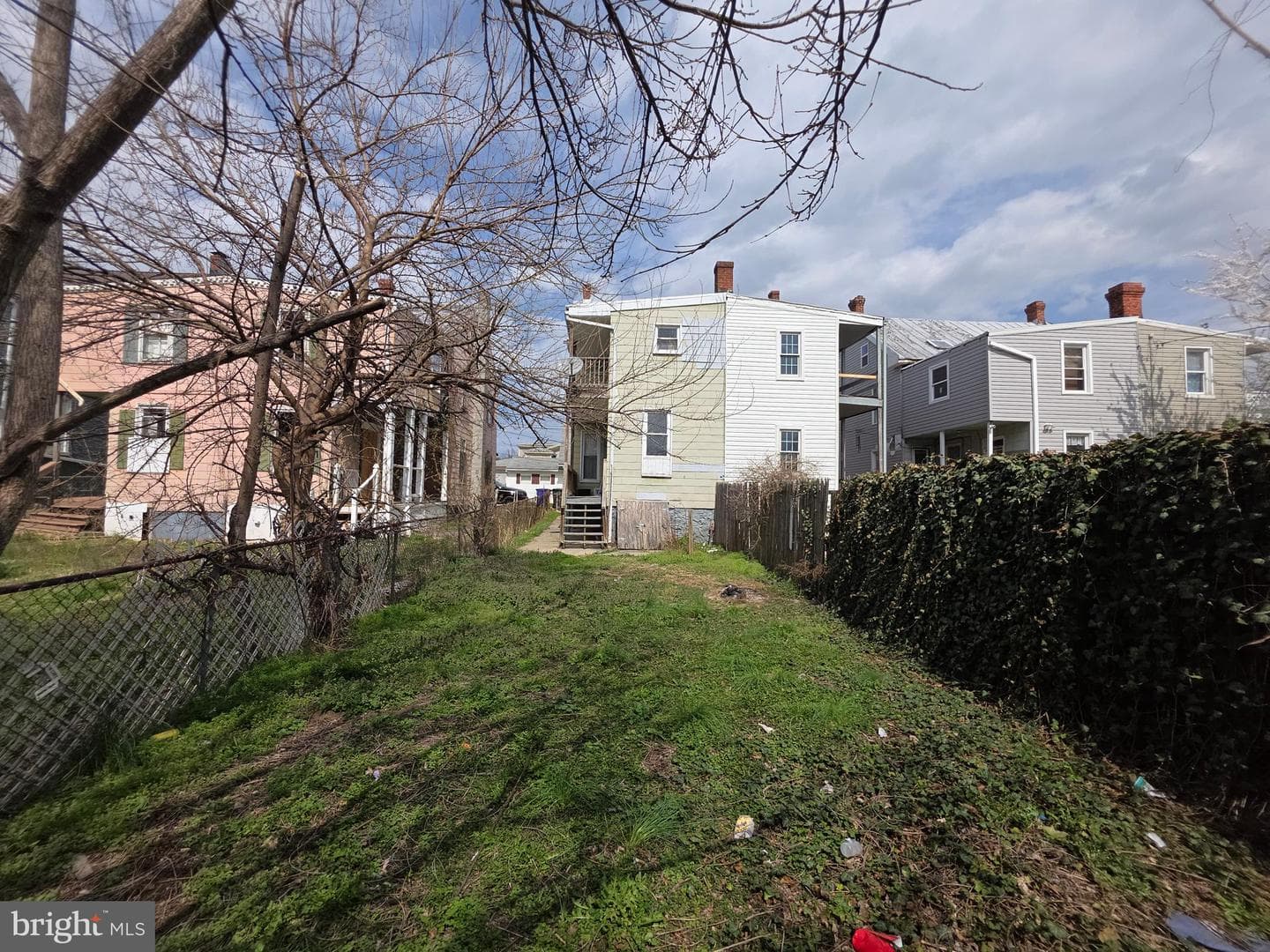 127 E Lee Street photo 37