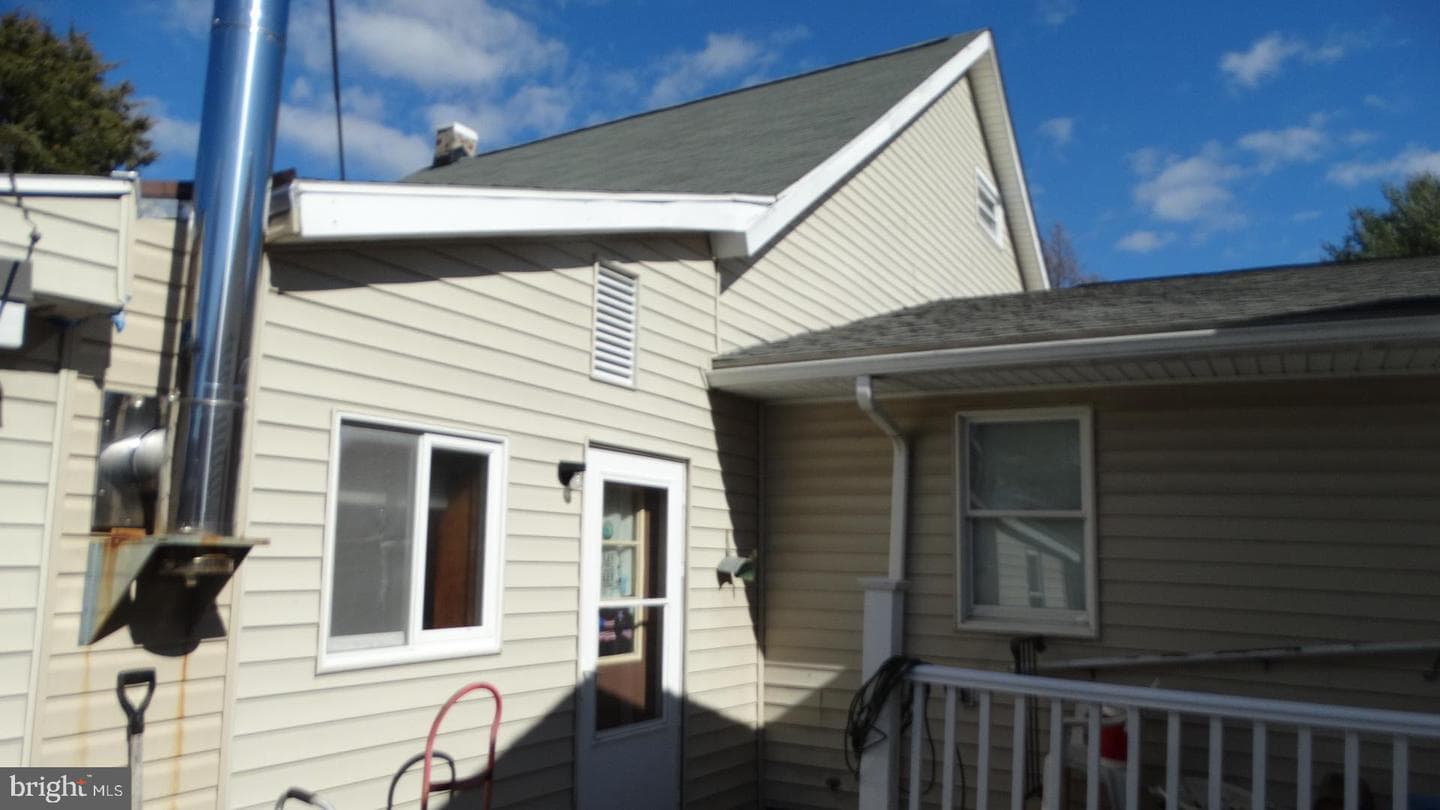 22209 Pondsville Road photo 2