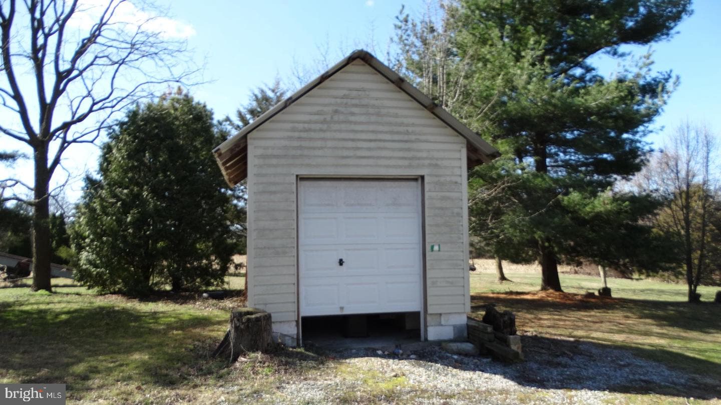 22209 Pondsville Road photo 7