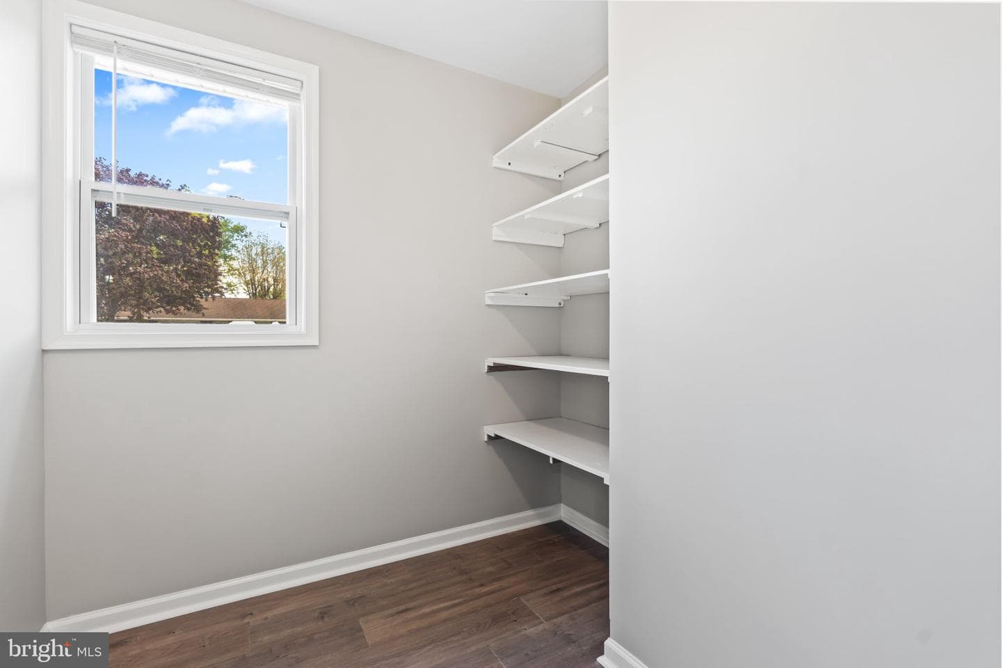 13810 Weber photo 21