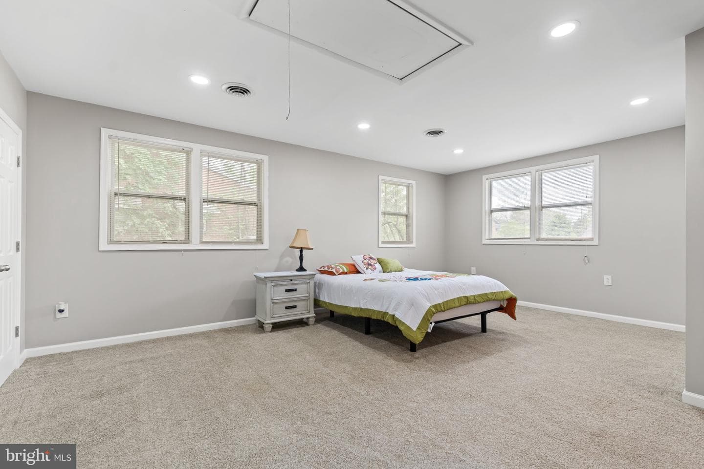13810 Weber photo 22