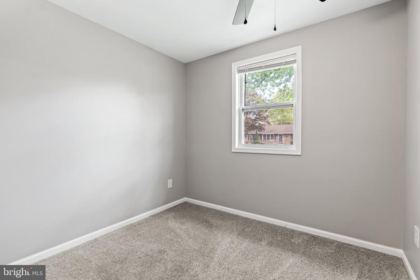 13810 Weber photo 28