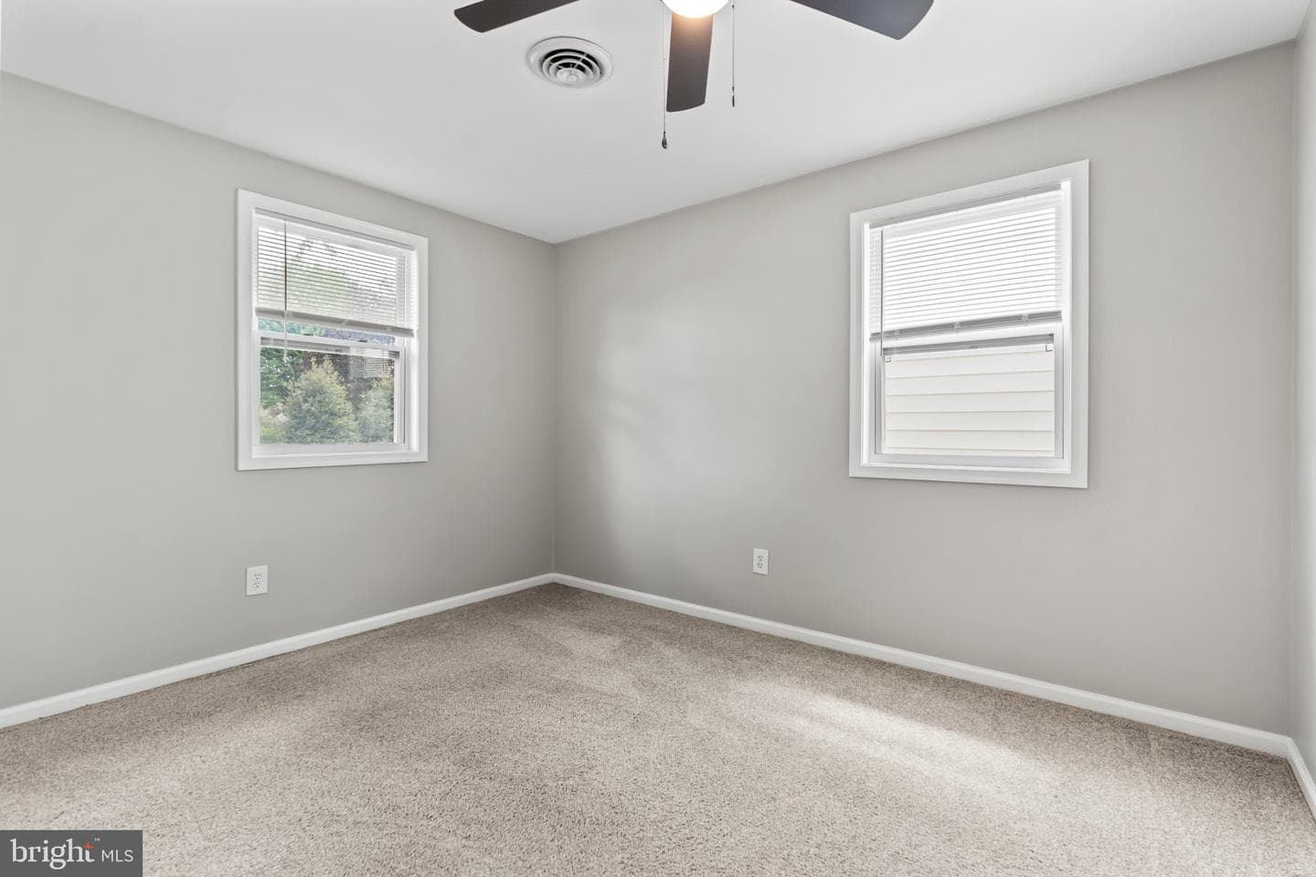 13810 Weber photo 30