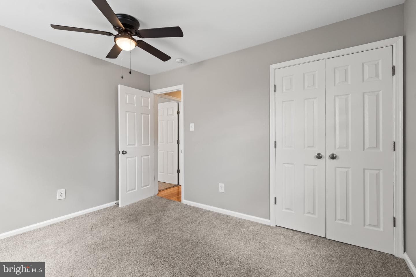 13810 Weber photo 31