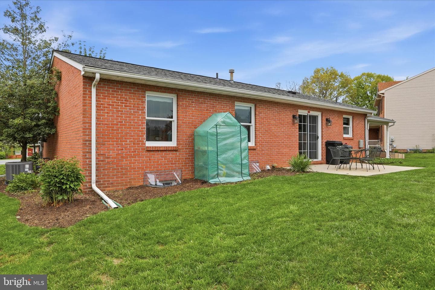 9 Dartmouth Drive photo 8