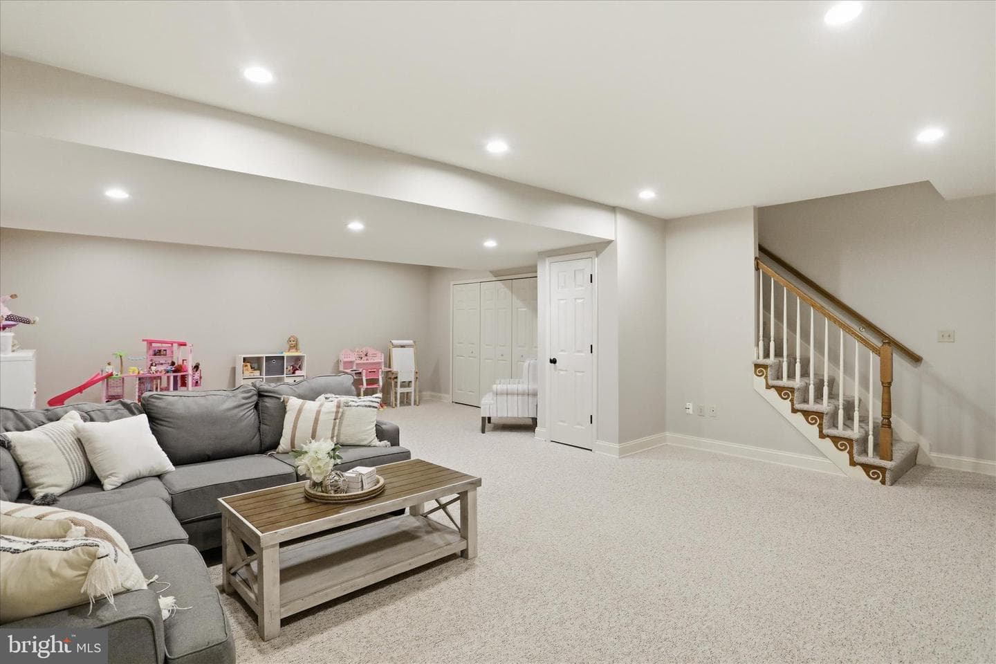 220 Montclair Court photo 33
