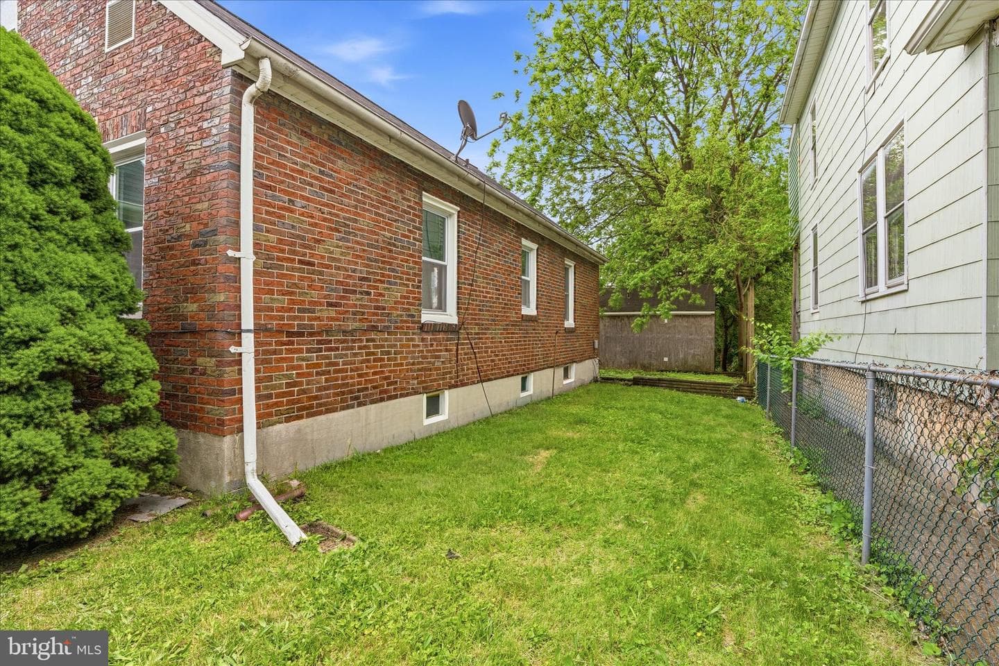 402 Guilford Avenue photo 32