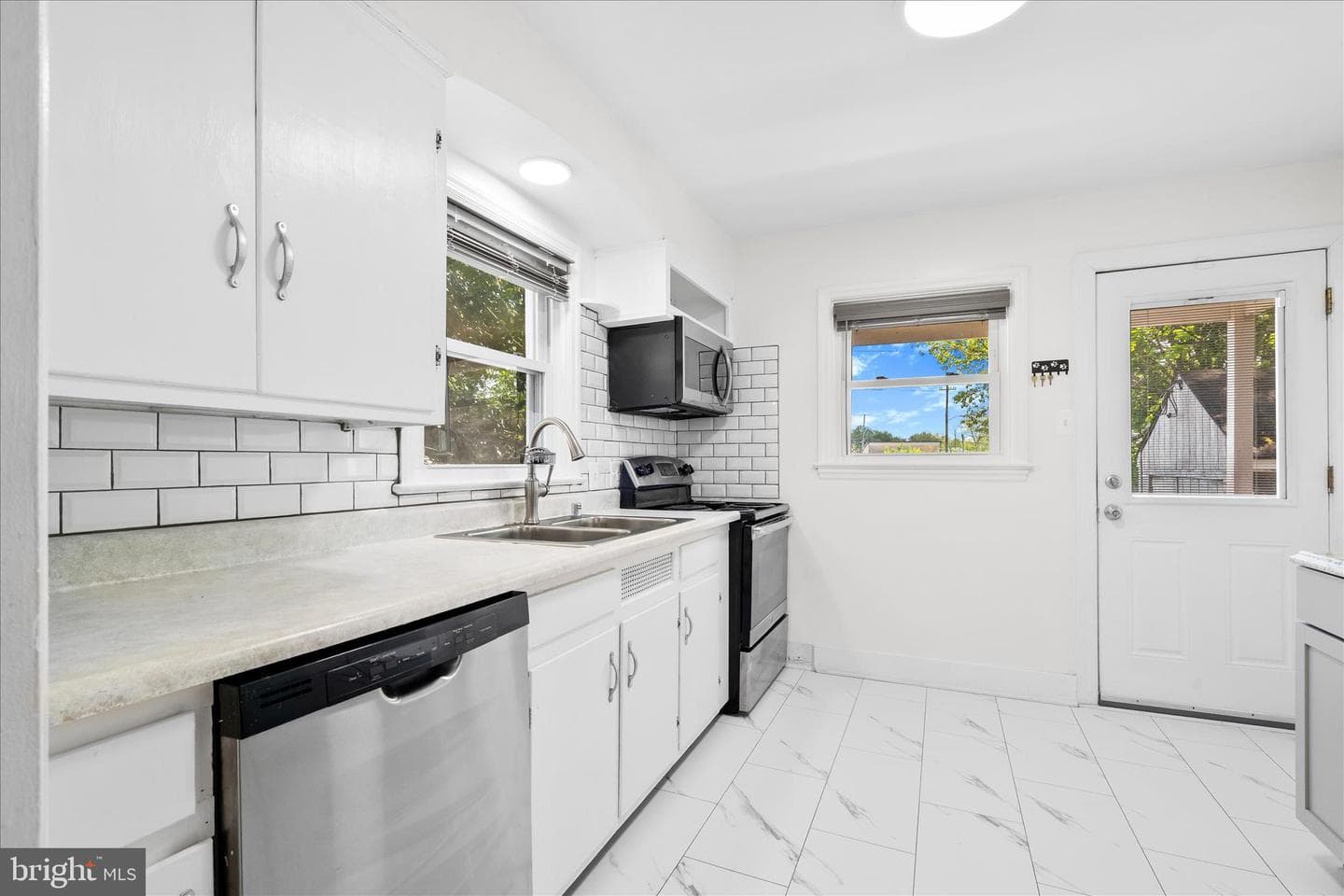 402 Guilford Avenue photo 42