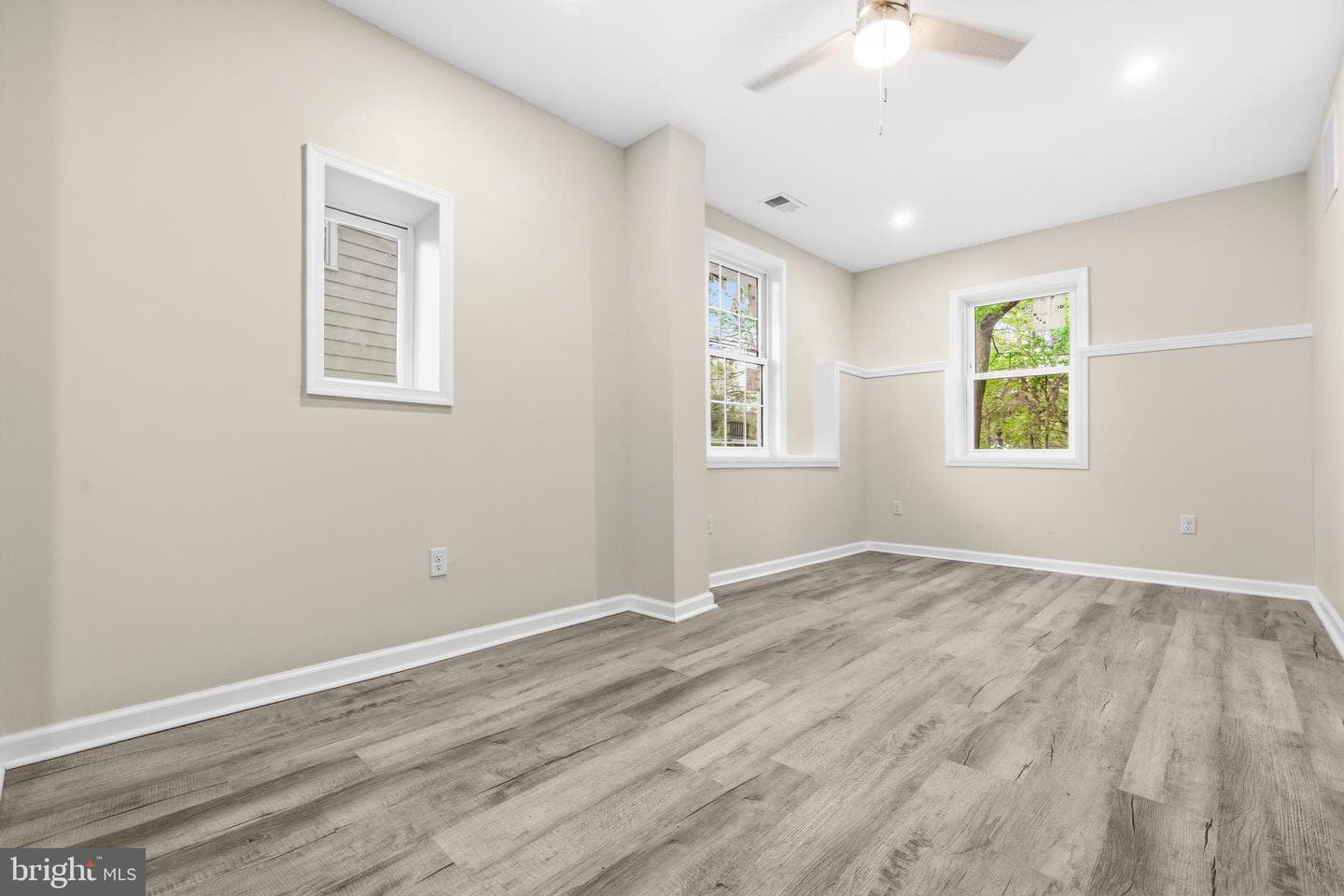 11901 Sun Valley Drive photo 22