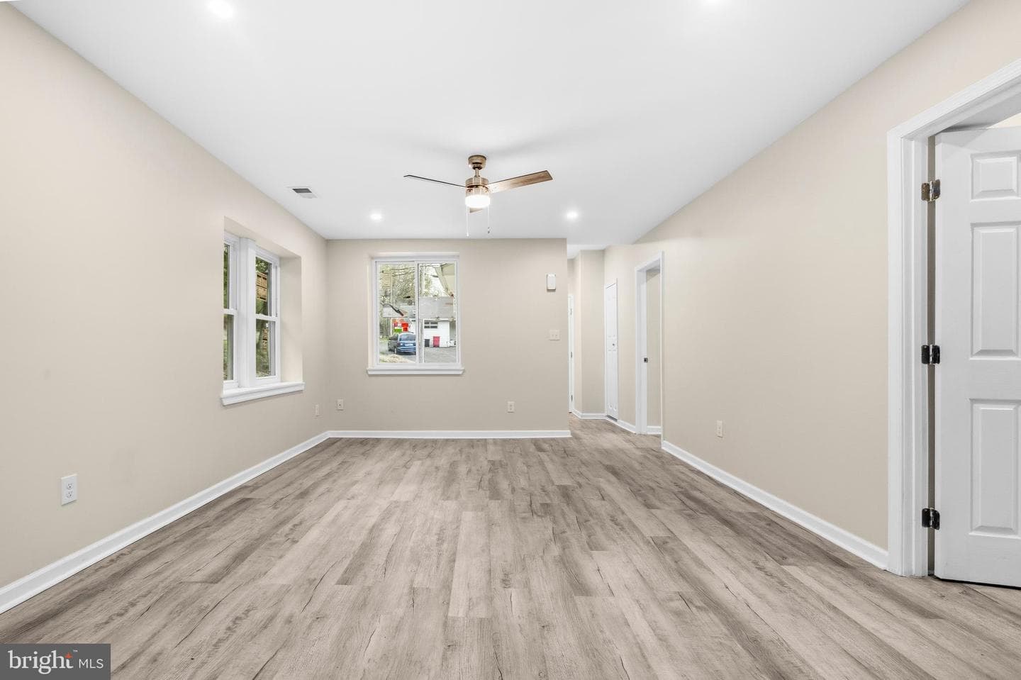 11901 Sun Valley Drive photo 8