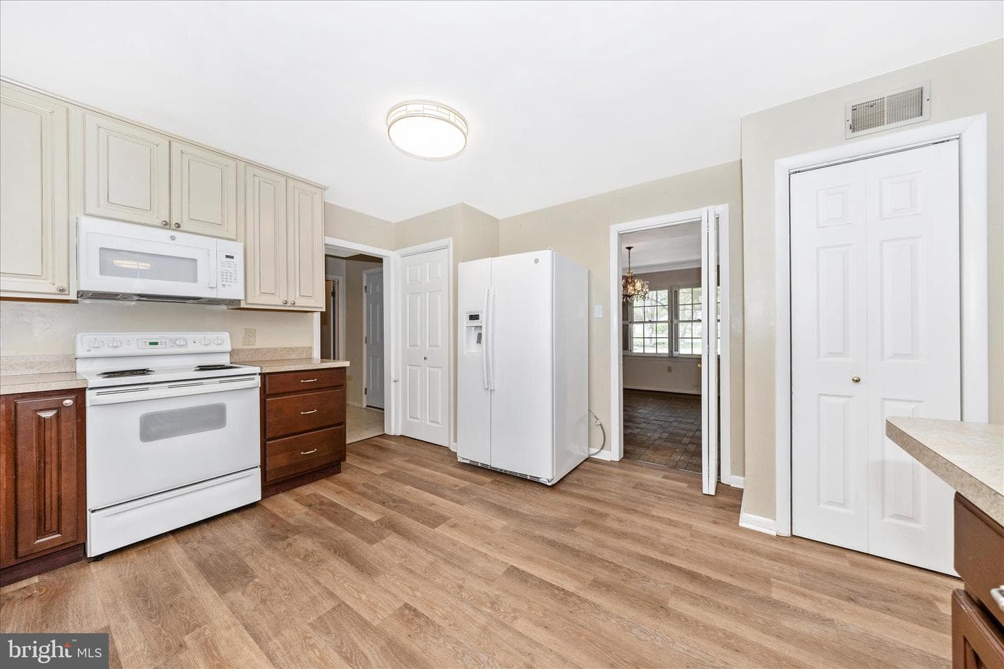 19103 Woodhill Drive photo 15