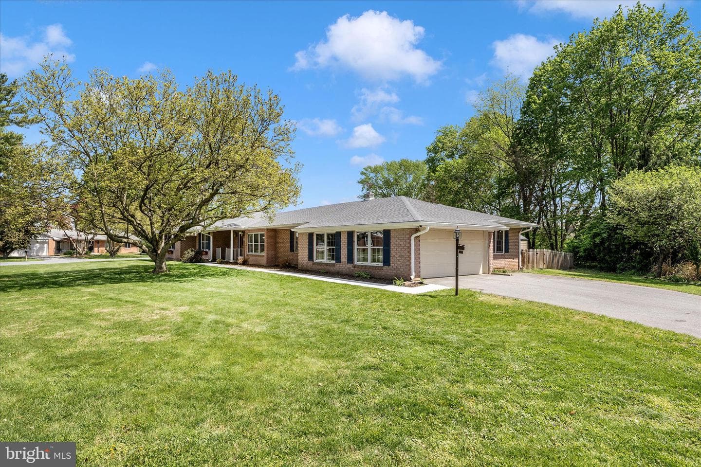 19103 Woodhill Drive photo 3