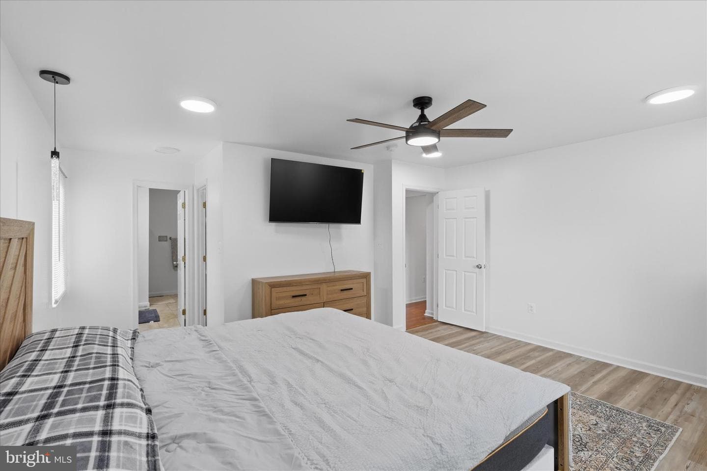 1813 Winston Drive photo 11