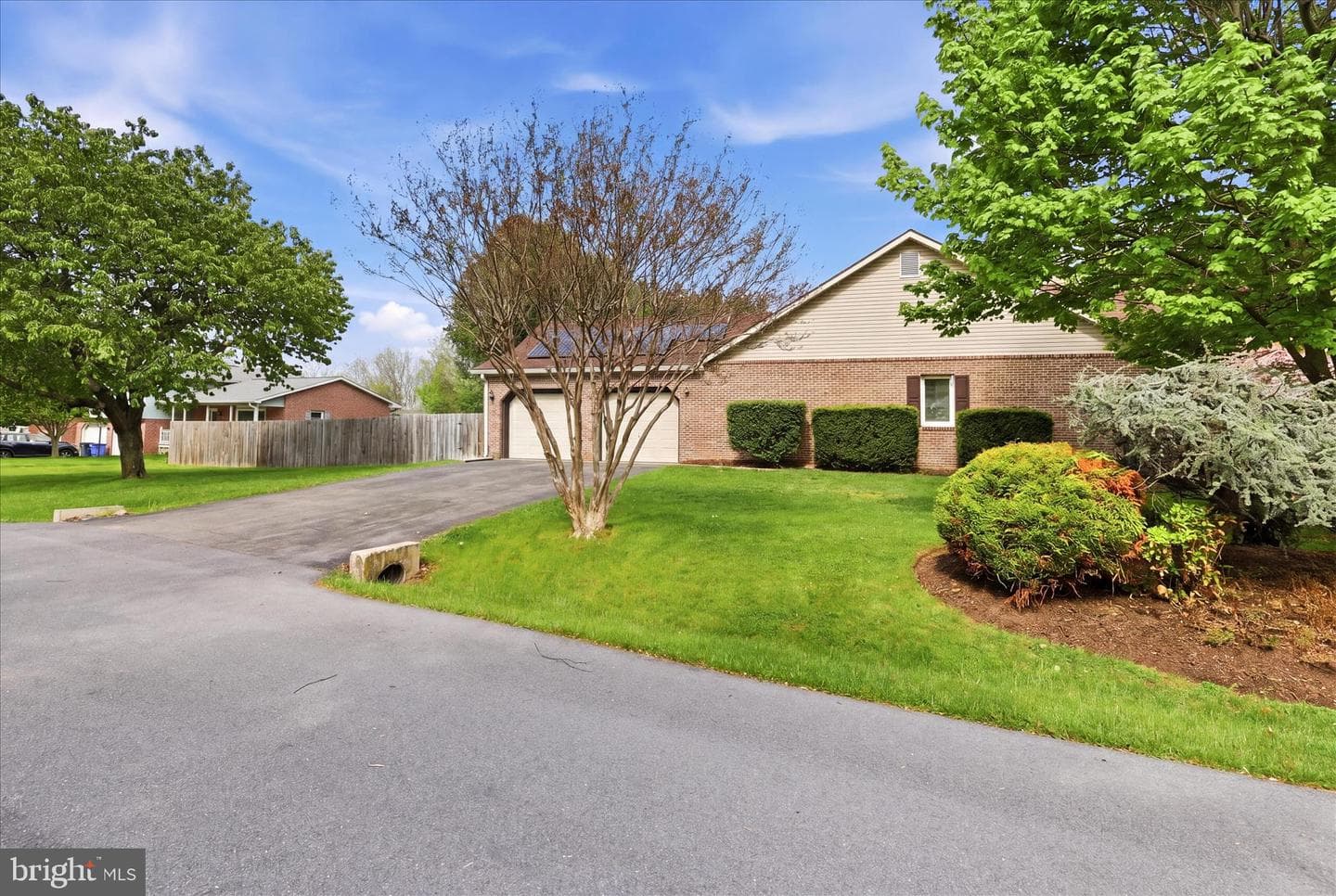 1813 Winston Drive photo 4
