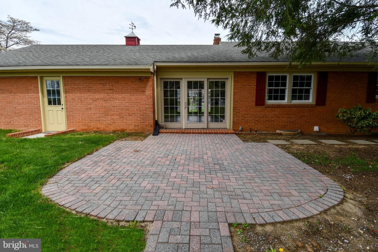 17527 Woodlawn Drive photo 8
