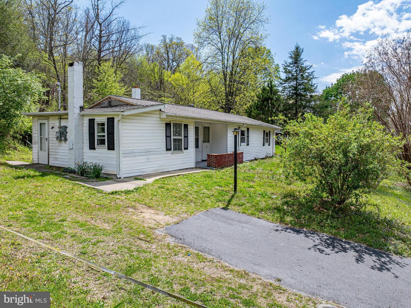 10635 Crystal Falls Dr, Hagerstown
