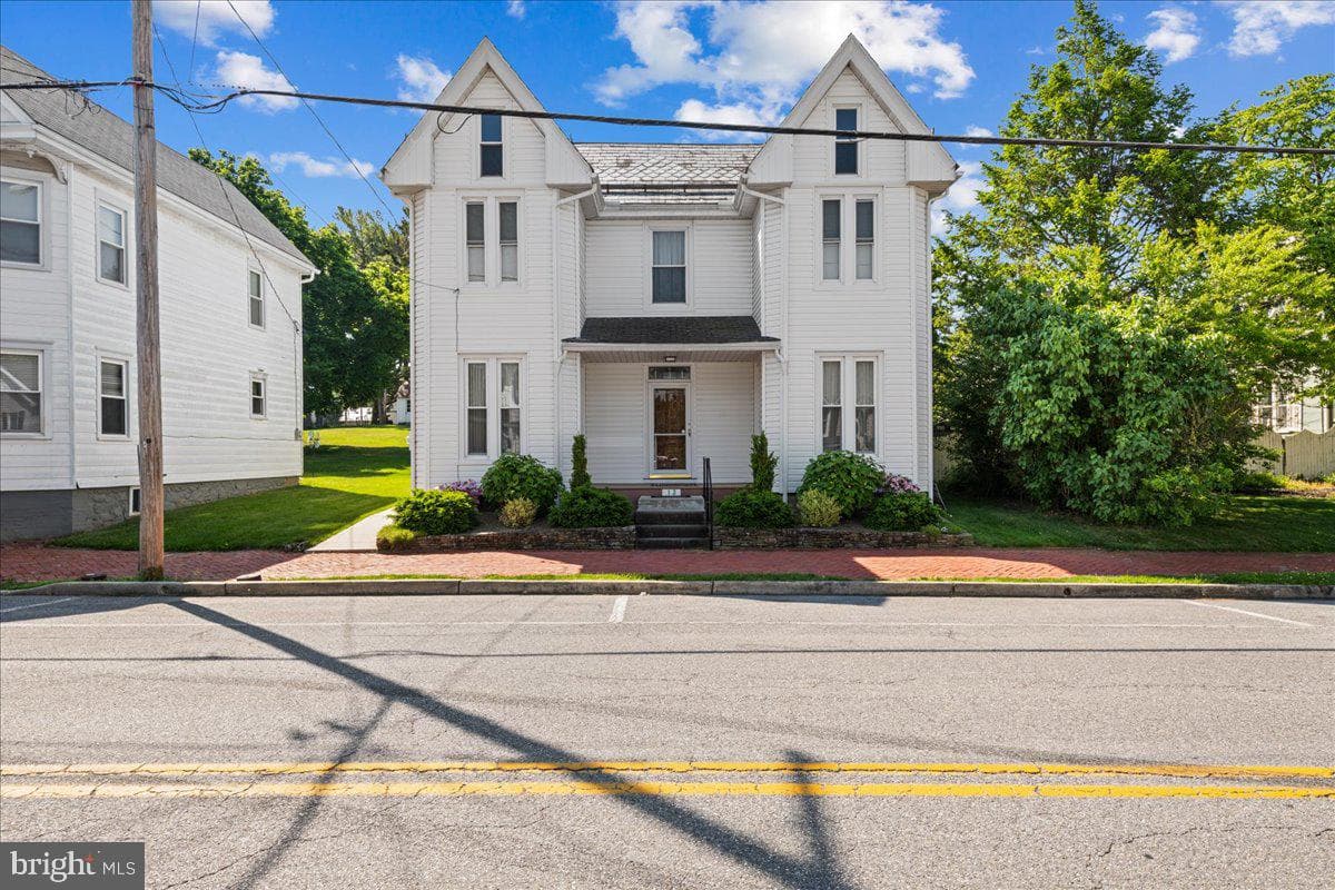 13 W Water, Smithsburg