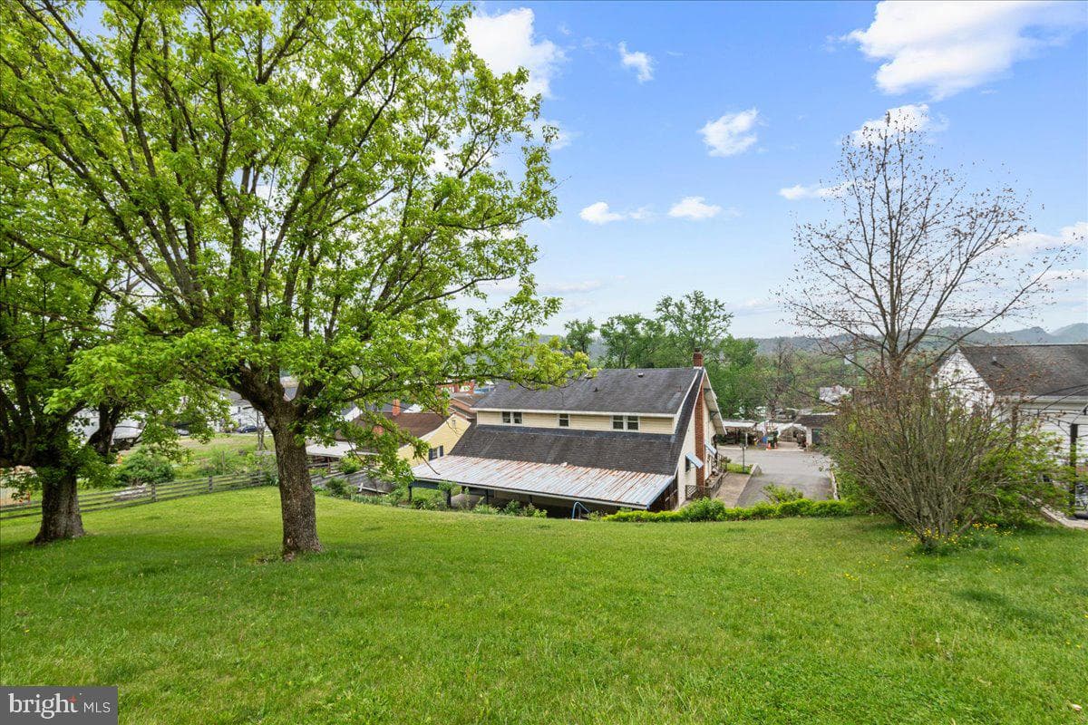 132 Washington Street photo 10