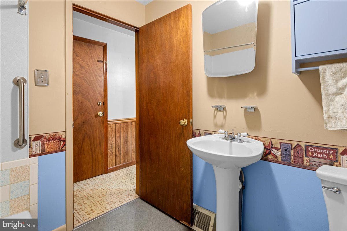 132 Washington Street photo 23