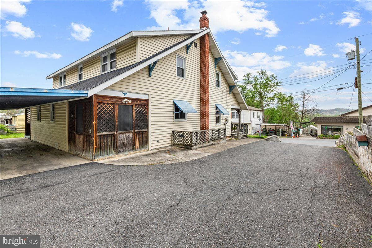 132 Washington Street photo 4