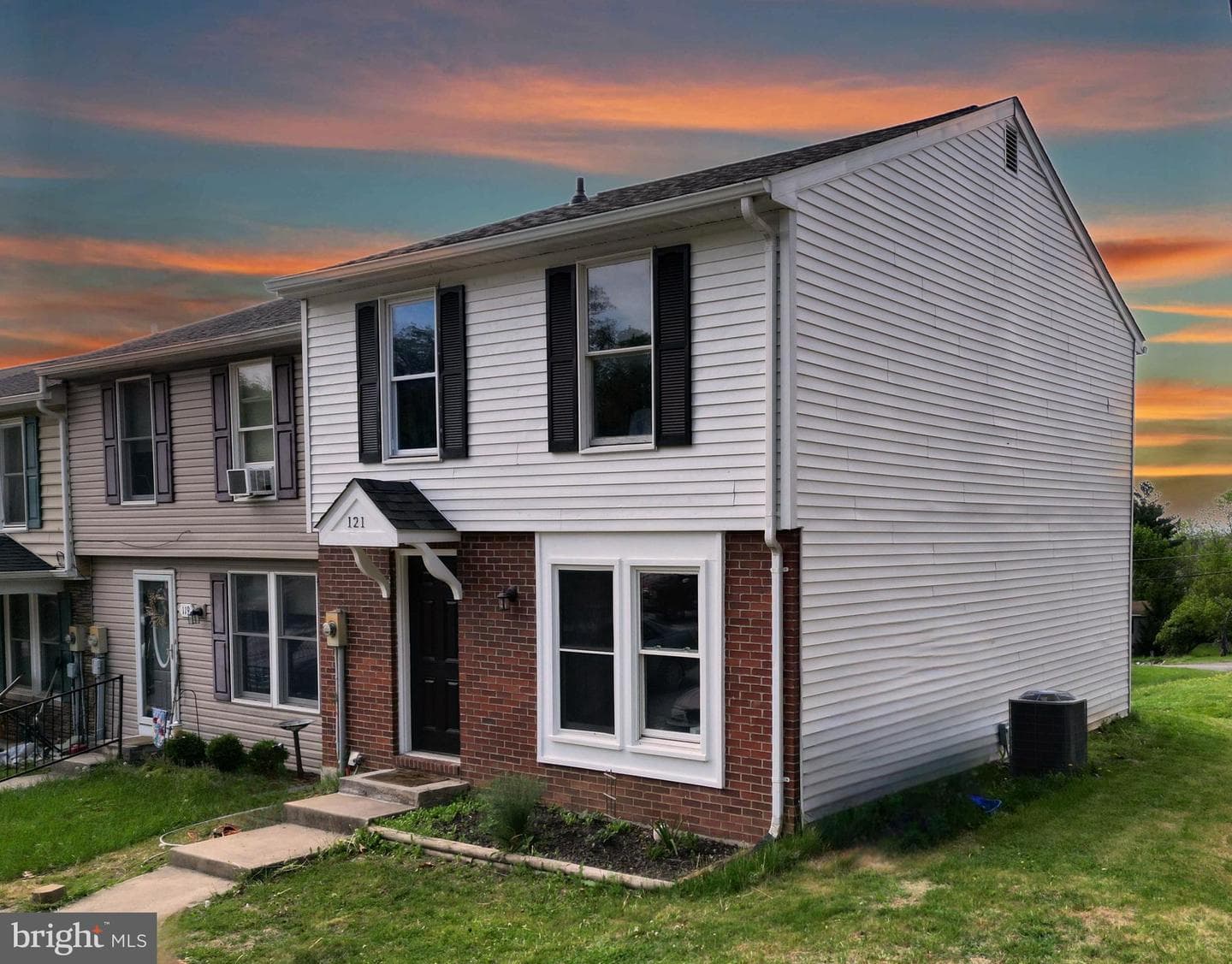 121 Valley View Court photo 1