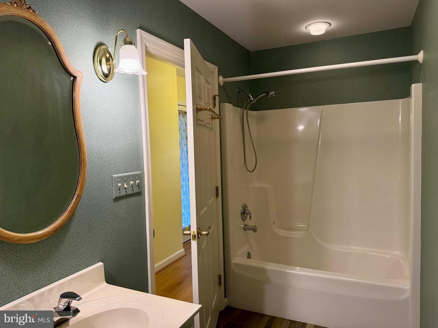 129 Chantilly Court photo 32