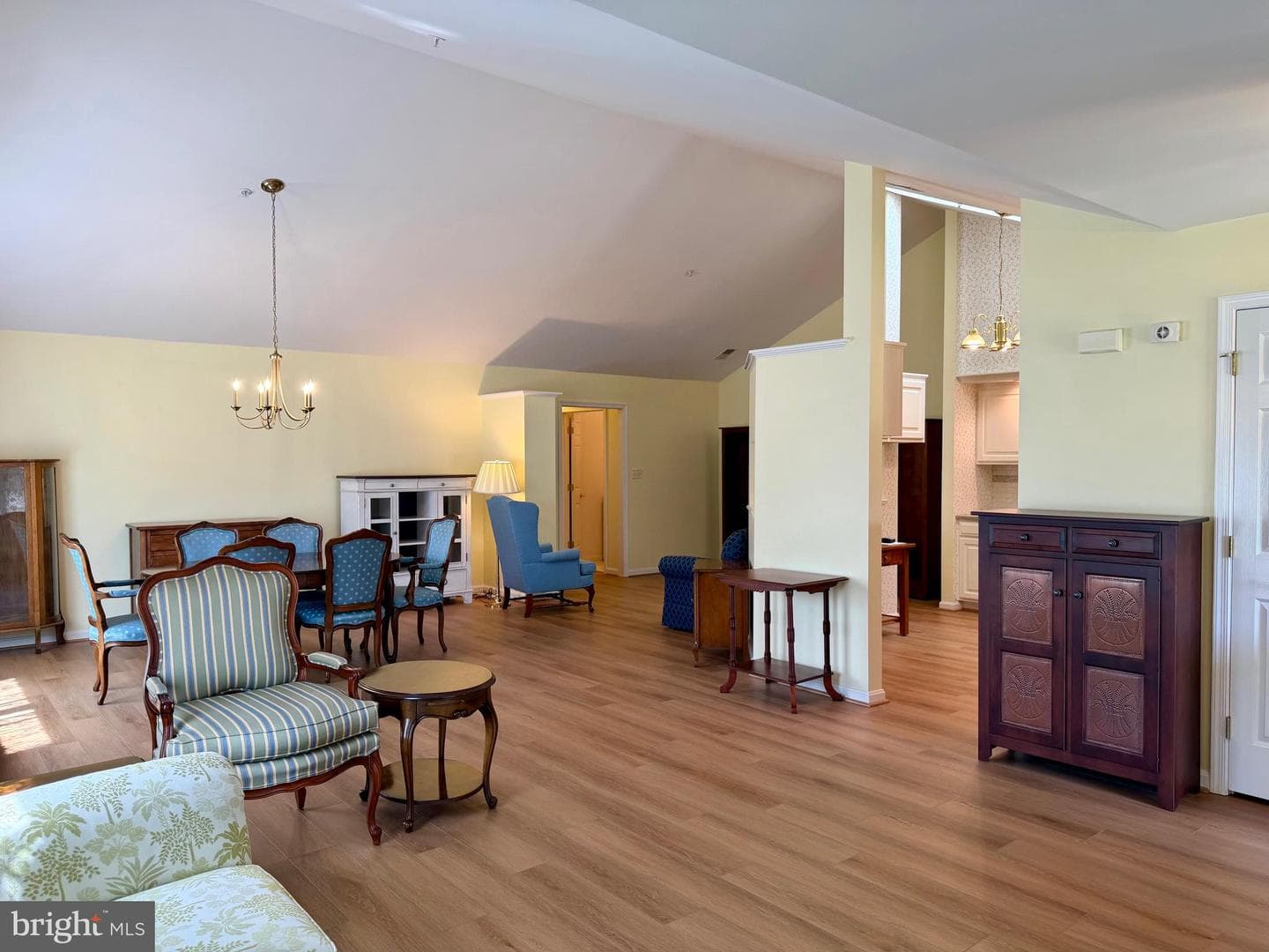 129 Chantilly Court photo 7
