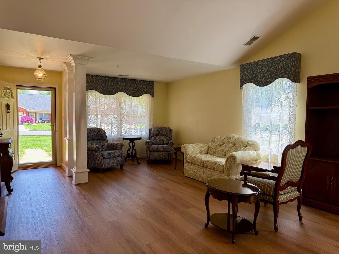 129 Chantilly Court photo 8