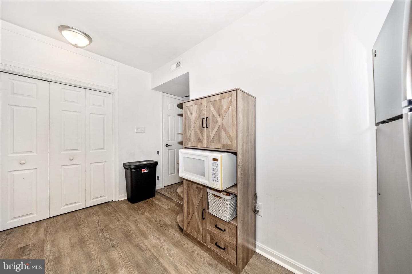 916 Harwood Road photo 17