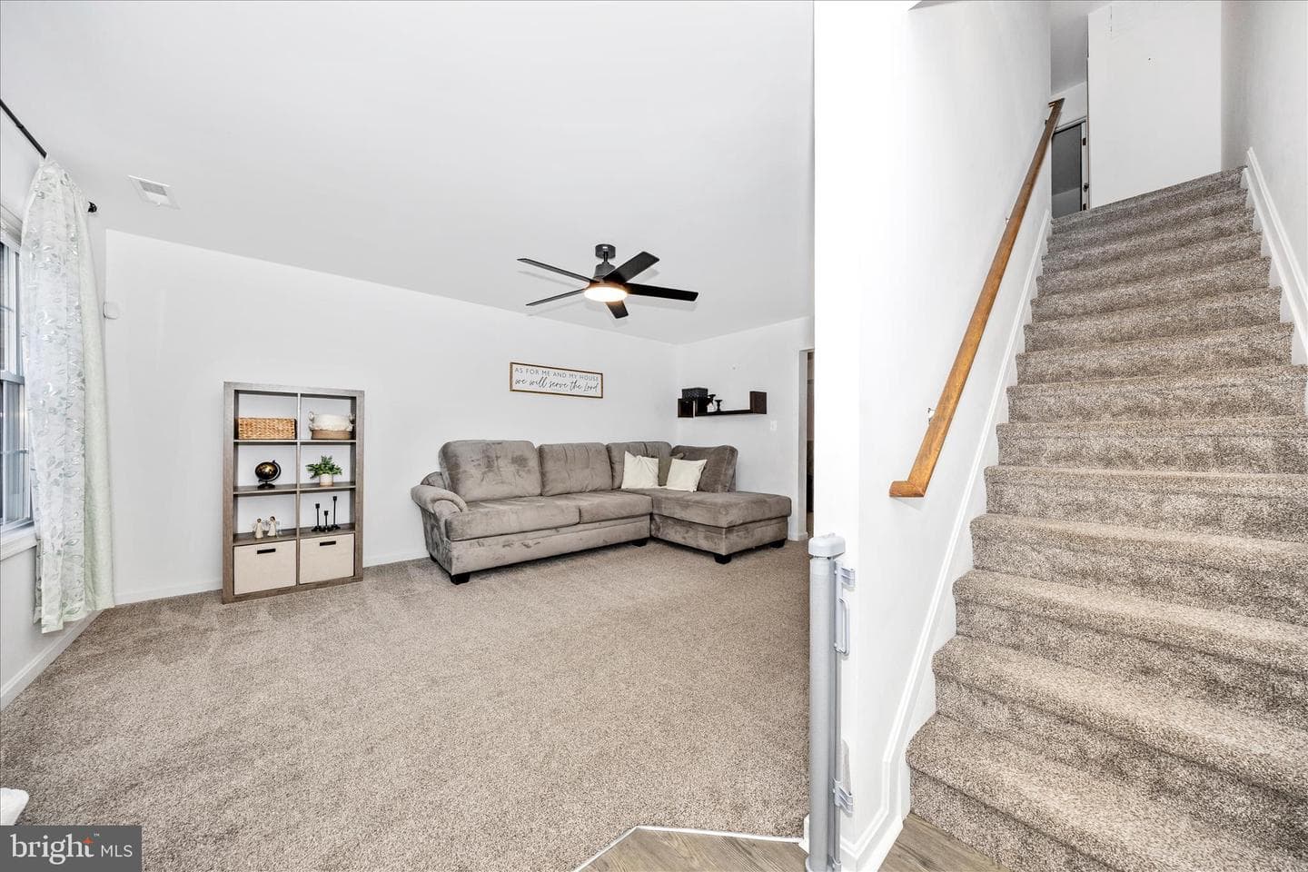 916 Harwood Road photo 3