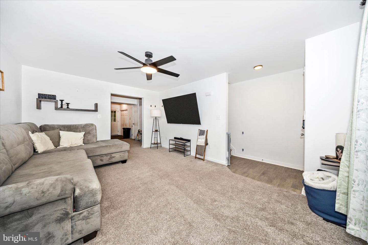 916 Harwood Road photo 5