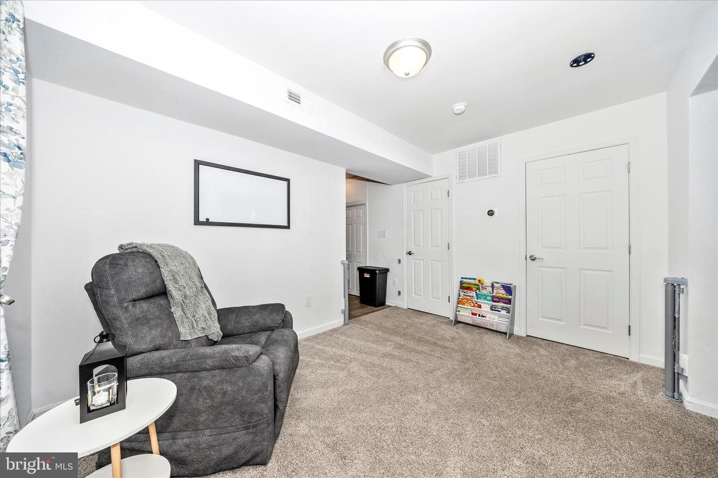 916 Harwood Road photo 9