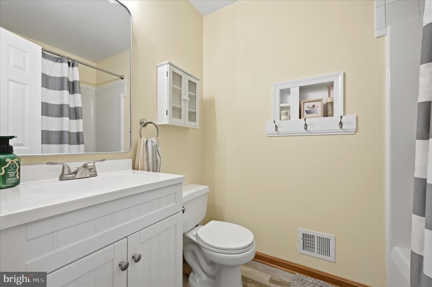 4 Millrace Lane photo 33