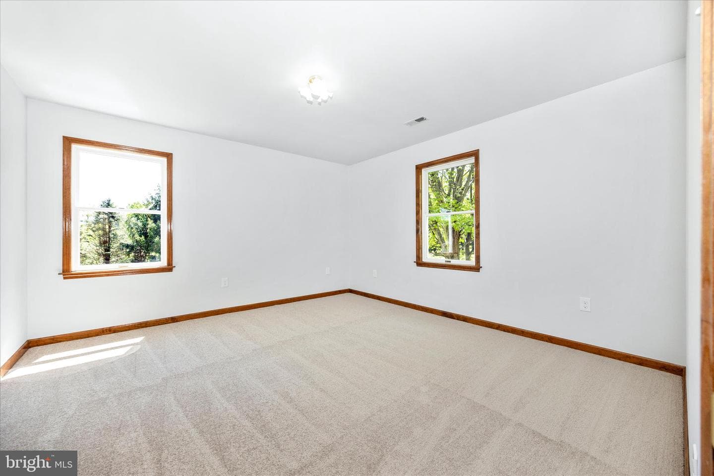 19231 Deer Path photo 35