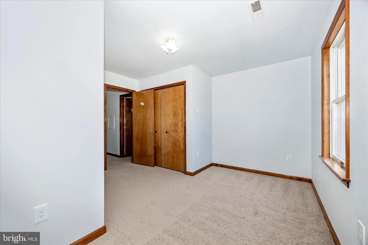 19231 Deer Path photo 39