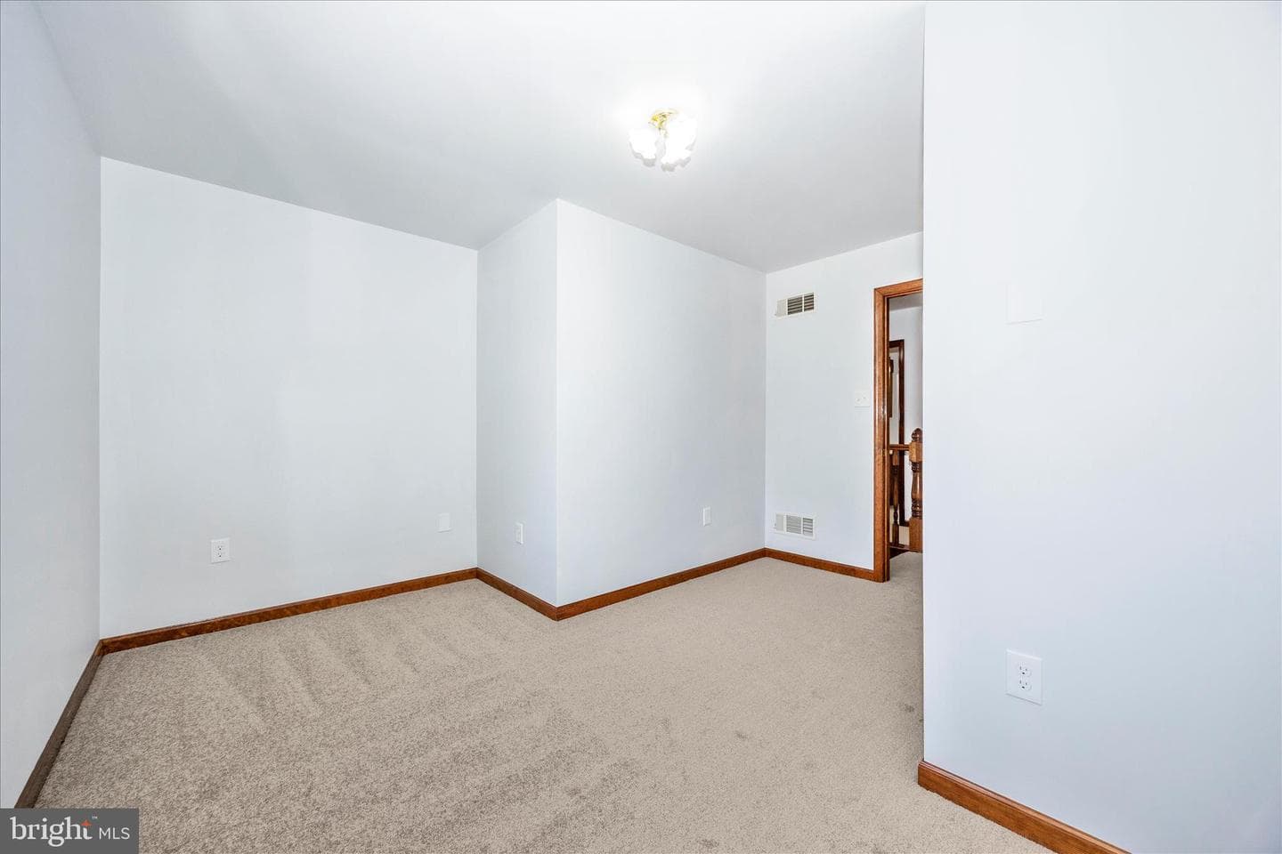 19231 Deer Path photo 40