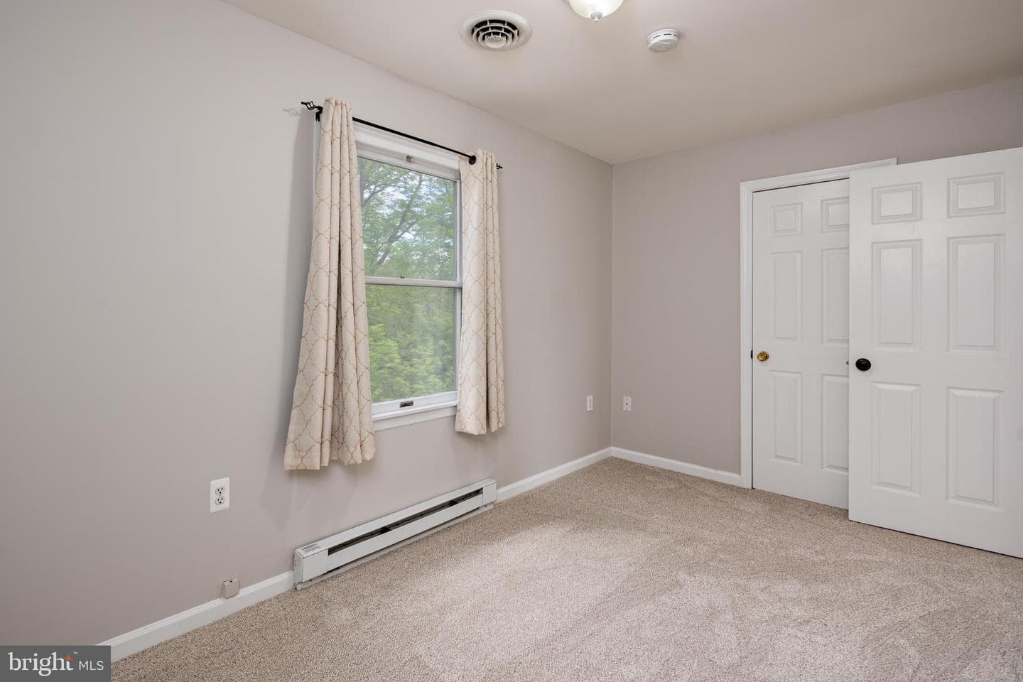 335 Yorkshire Drive photo 21