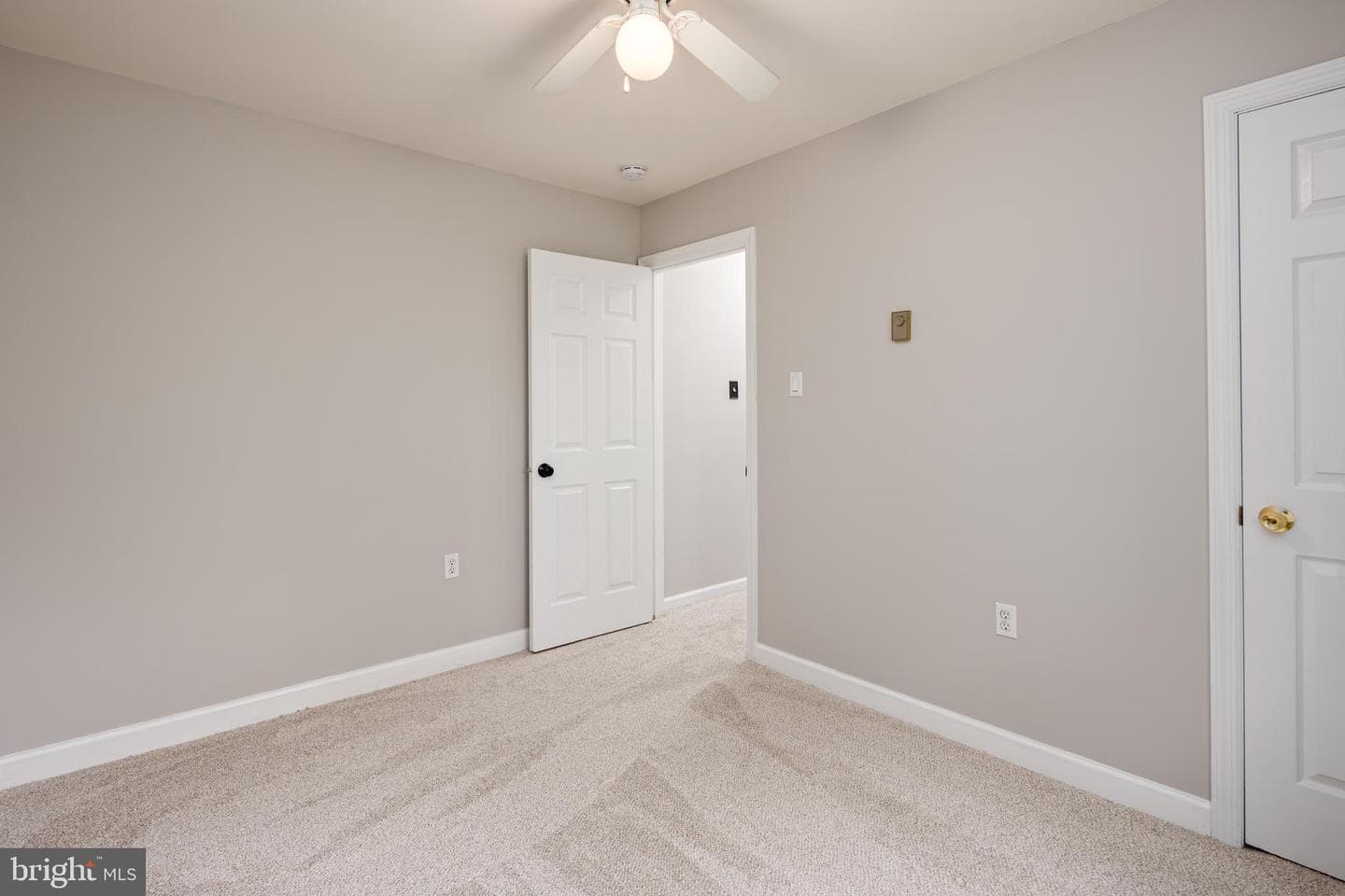 335 Yorkshire Drive photo 29