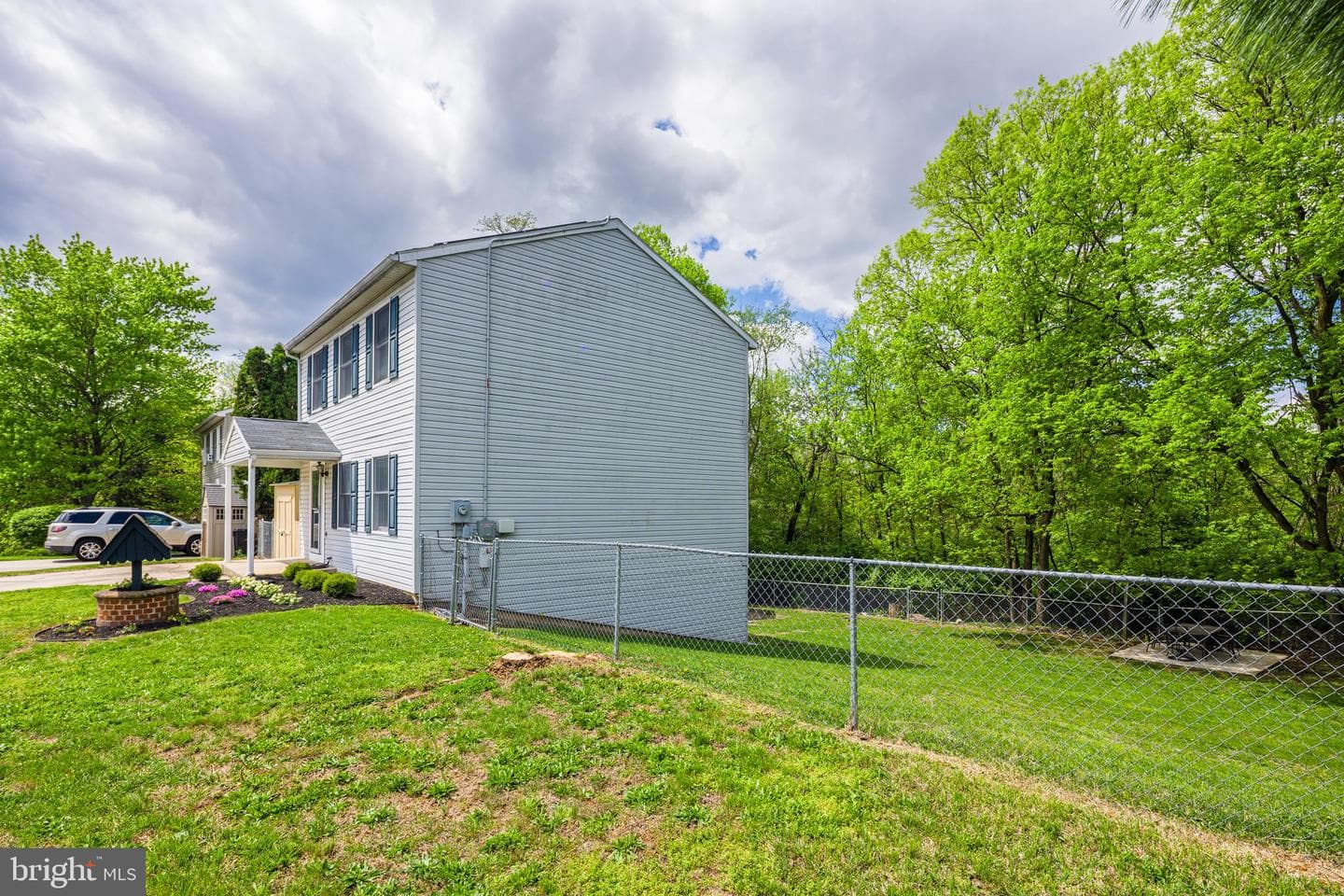 335 Yorkshire Drive photo 36