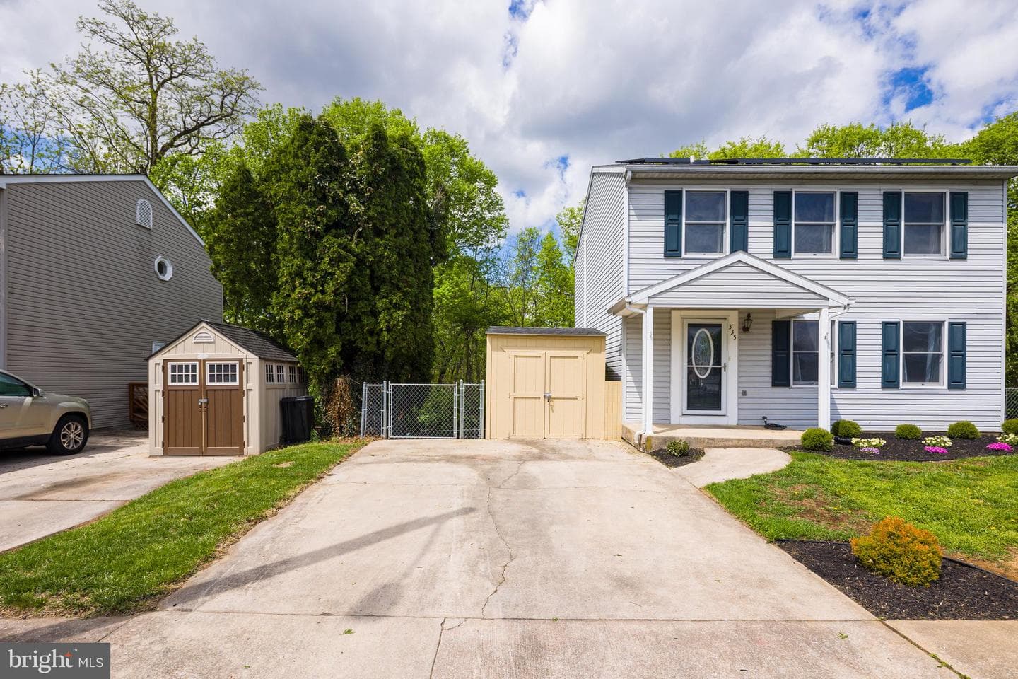 335 Yorkshire Drive photo 4