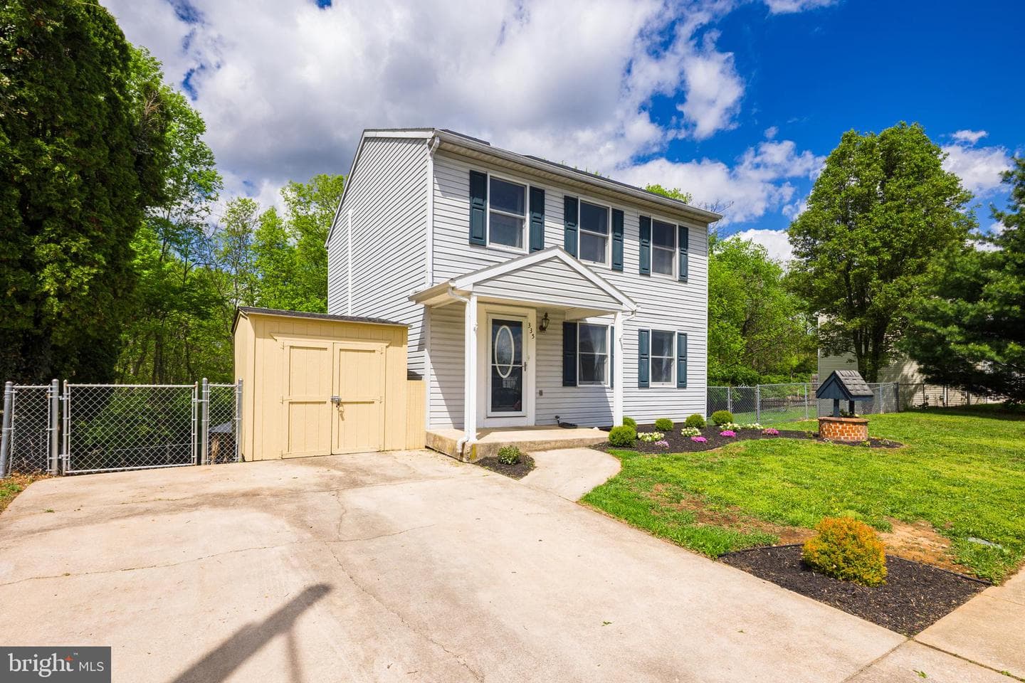 335 Yorkshire Drive photo 42