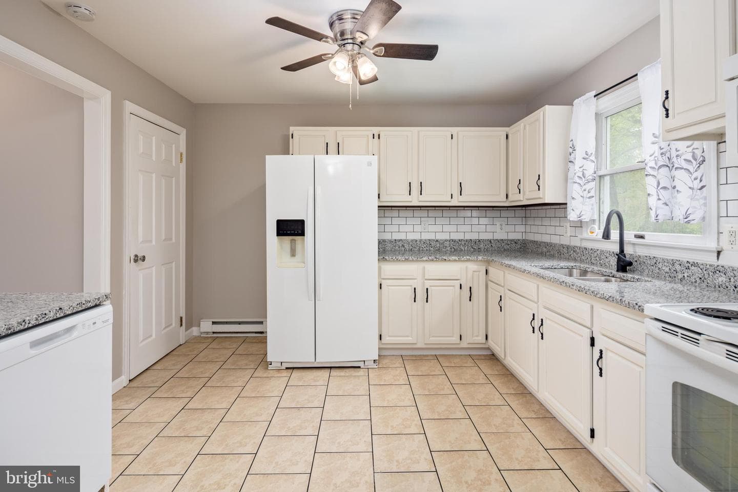 335 Yorkshire Drive photo 8