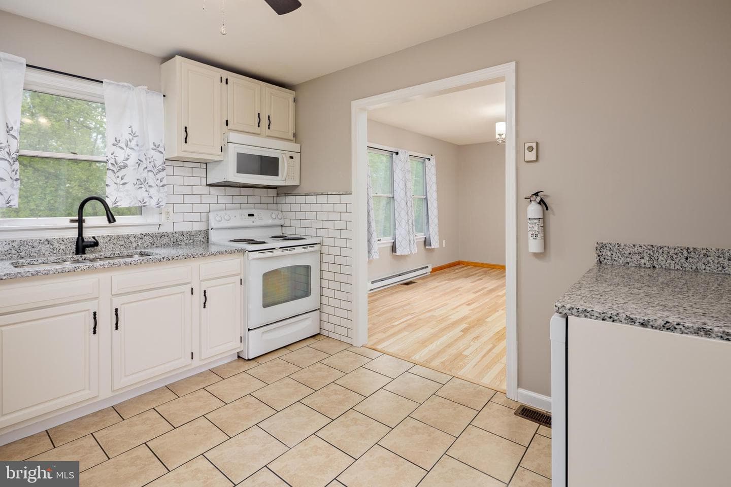 335 Yorkshire Drive photo 9
