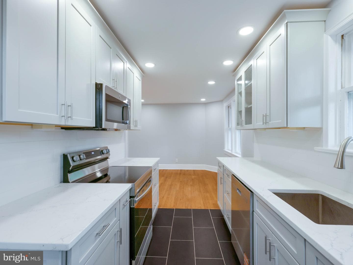25 Young Avenue photo 15