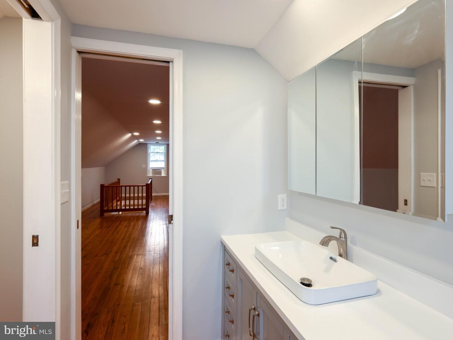 25 Young Avenue photo 28